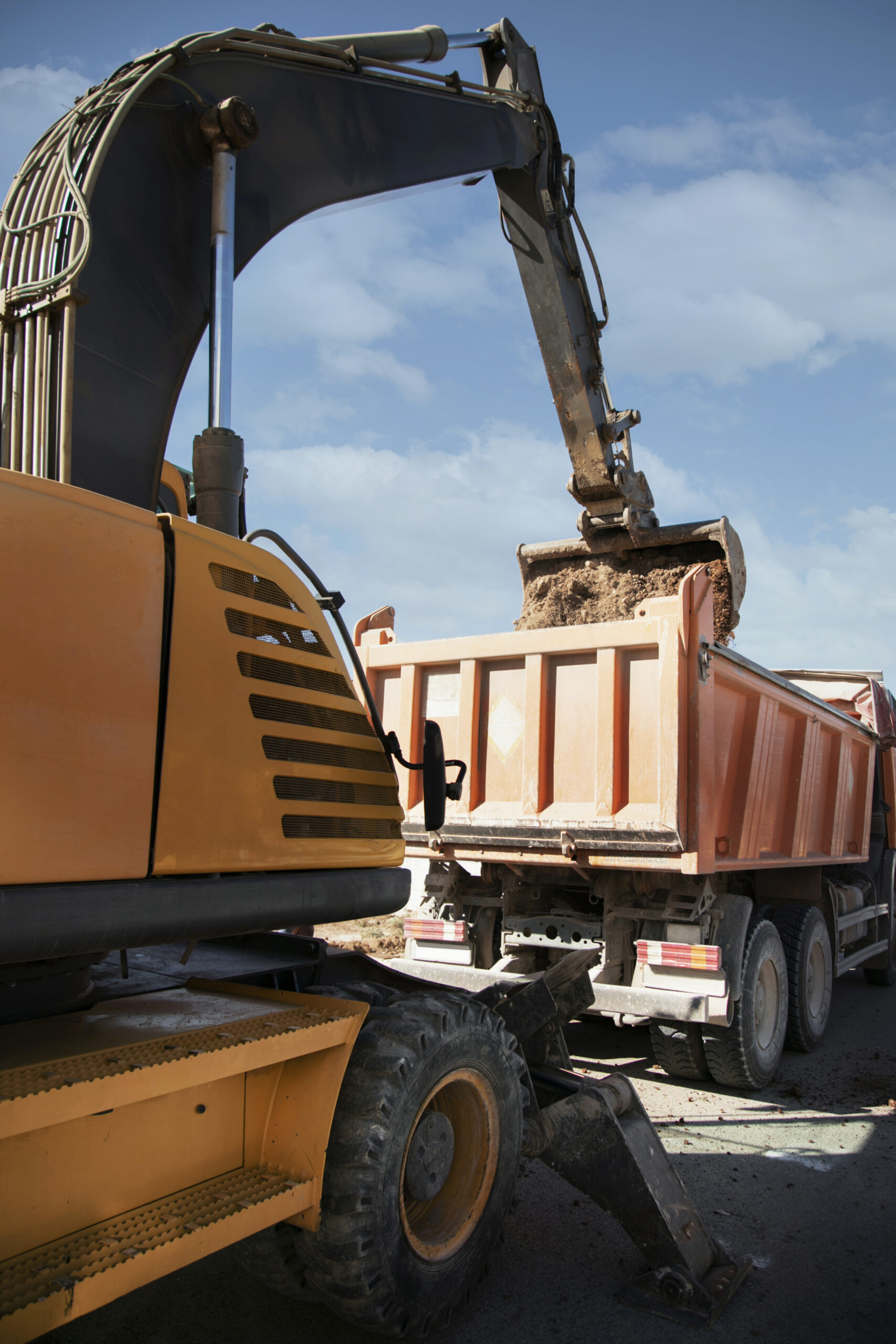 excavator-digging-ground-day-light